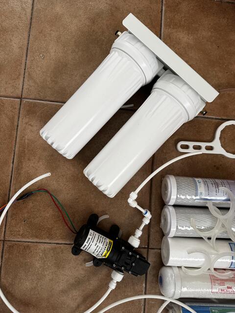 Sistema de ósmosis inversa y filtrado de agua